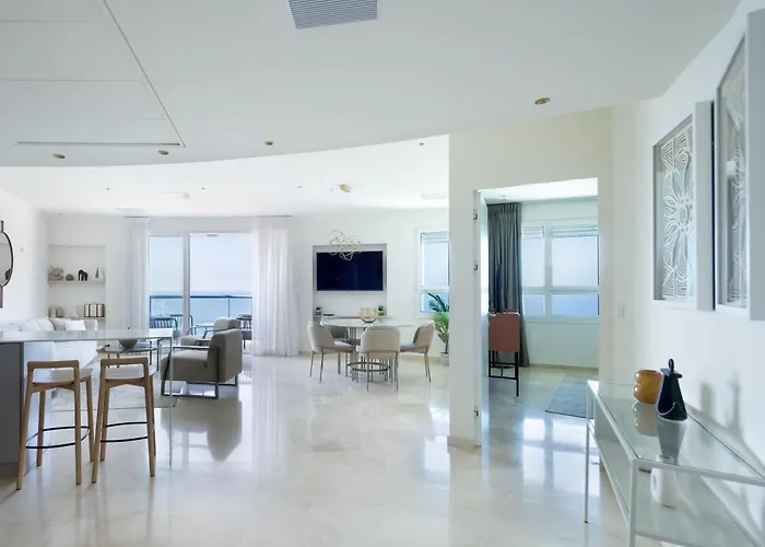 Hayarkon Luxury Sea Views